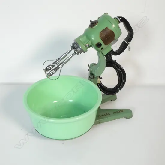(2386) VINTAGE MAGIC MAID MIXER SET (SMALLER BOWL DAMAGED)