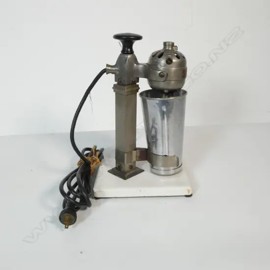 (3425) VINTAGE METAL/CAST IRON EARLY HAMILTON BEACH 'BUILDERS RACINE' MILKSHAKE MACHINE H.320mm