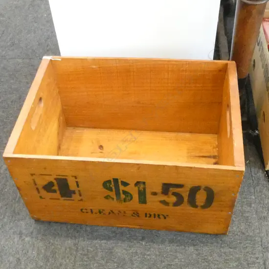 WOODEN CRATE w. FOURSQUARE STENCIL 550x375x310mm