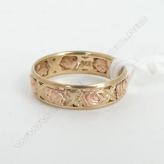 **RTV** 9ct PINKY RING 1.9gm SIZE H