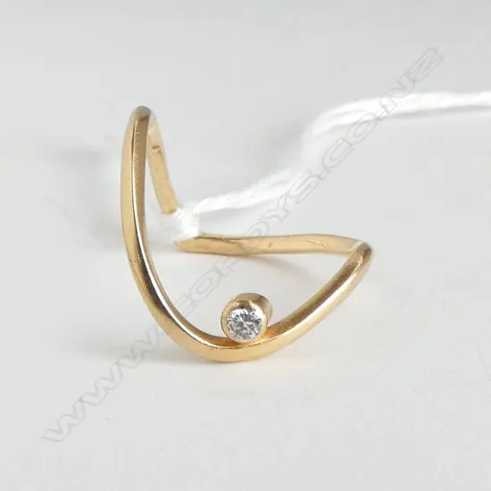 **RTV** 14ct DIAMOND SET RING 1.8gm SIZE L