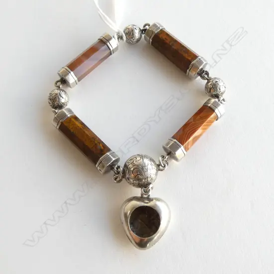 ANTIQUE SILVER & AGATE BRACELET engraved ball clasp & heart w open back