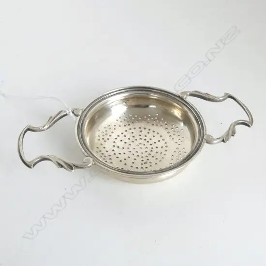 GEORGIAN REVIVAL CITRUS STRAINER. Sheffield 1933 44gms