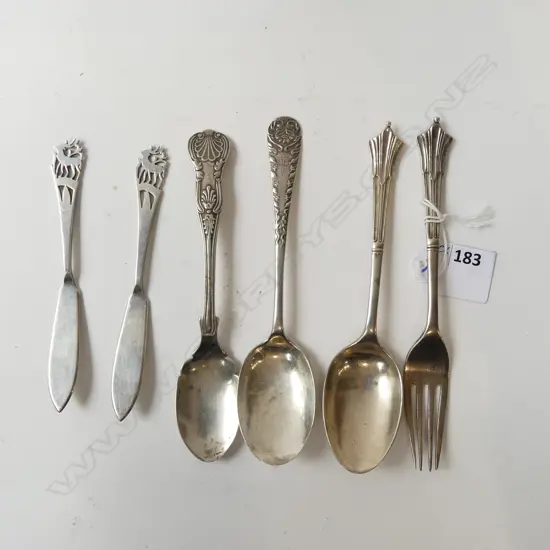 6 SILVER CUTLERY ITEMS: 3 spoons + 2 butter knives + fork 156gms