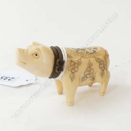 IVORY SCRIMSHAWED PIG w OPENING HEAD 