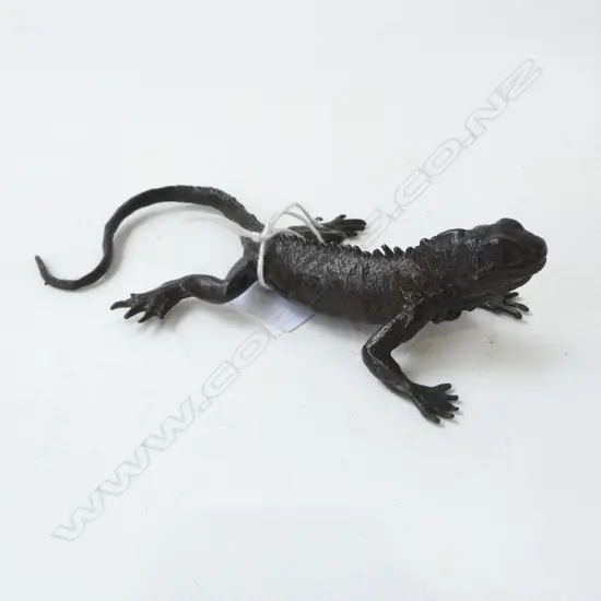 BRONZE LIZARD, ORIENTAL STAMP L.140mm