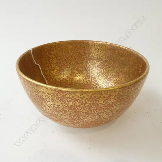 VINTAGE JAPANESE RED & GOLD SPECKLED GLAZED BOWL Dia.195mm