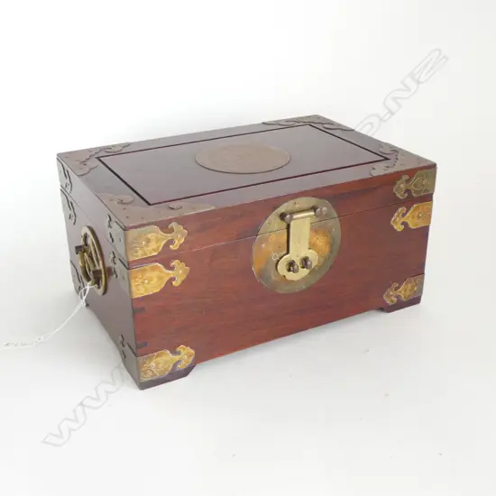 CHINESE ROSEWOOD JEWELLERY BOX WITH GOOD PATINA 
