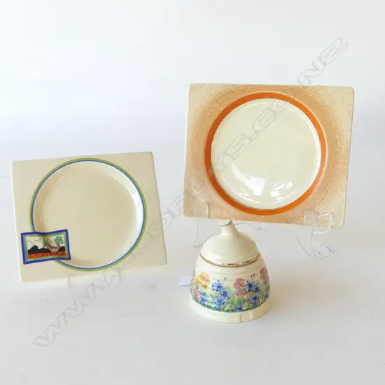 2 CLARICE CLIFF RECTANGULAR 'The Biarritz' PLATES & LIDDED HONEY BEEHIVE JAR H.100mm