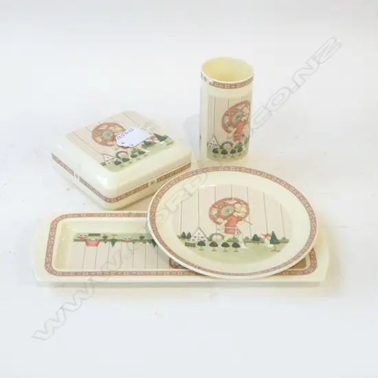 4 PCES. ROYAL MINTON 'GOLDEN DAYS' CHINA (SMALL CHIP TO VASE)