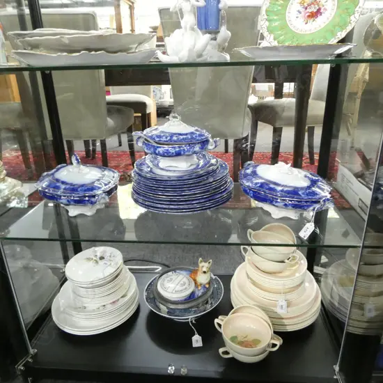 LARGE QUANTITY BLUE/WH WEDGWOOD DINNER SET 