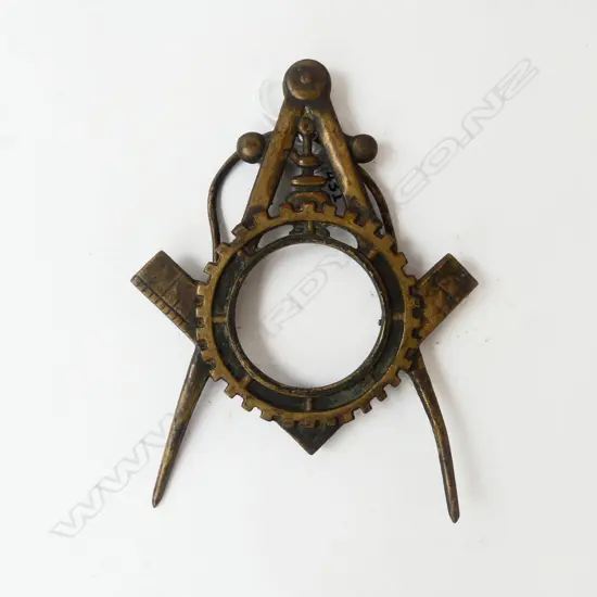 ANTIQUE BRASS MASONIC FRAME (STAND BENT), L.185MM