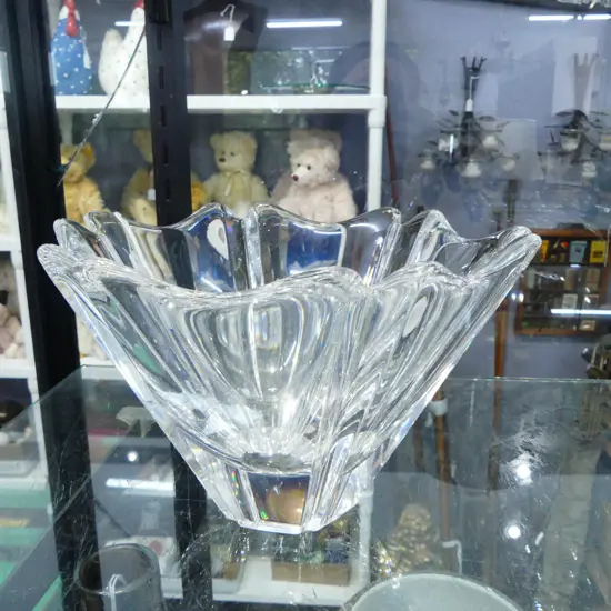 ORREFORS SWEDEN HEAVY CRYSTAL BOWL SIGNED, D.210MM H.150MM 