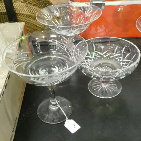 3 CRYSTAL COMPORTS, 1 WATERFORD. H. 2x170mm, 1x110mm