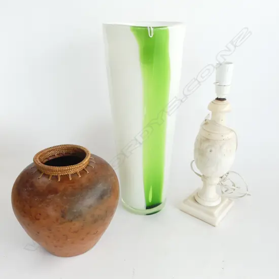 3 PCES; GLASS VASE H.460mm, ONYX LAMP BASE, CLAY VASE