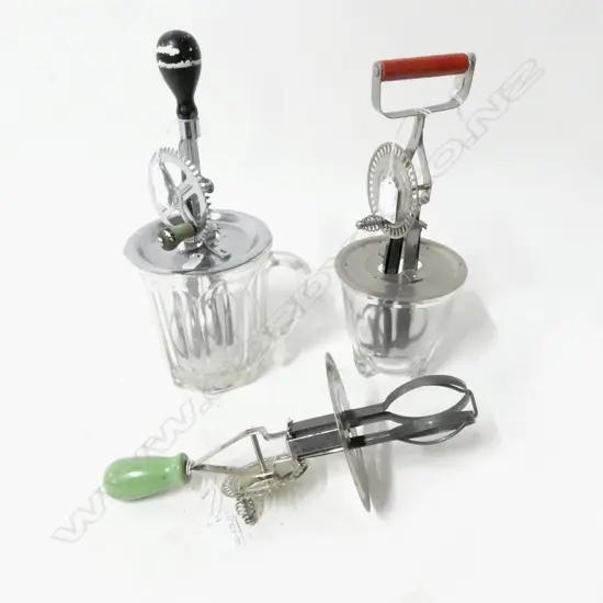 (3070/3393/2318) 3 3 ASST VINTAGE HAND HELD ROTARY BEATERS ON JUGS H.300mm