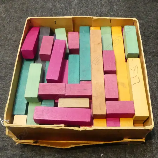 CUISENAIRE CHILDS WOODEN BLOCK SET, BOXED