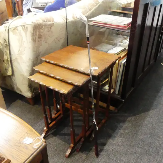 SET OF 3 OAK NESTING TABLES 360x460x590mm + golf club