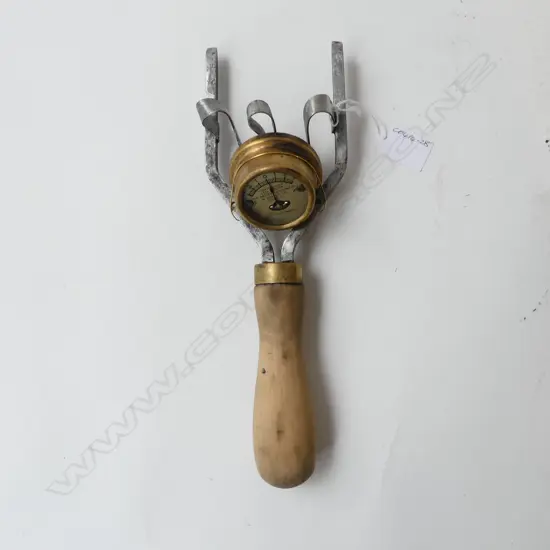  VINTAGE BATTERY TESTER