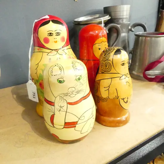 4 NESTING DOLLS (3 Matryoshka) H.160mm