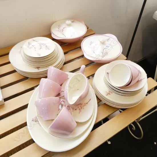 MID CENTURY CHERRY BLOSSOM DINNER SET J&G MEAKIN UK COMPLETE 6 PLACE SETTING & EXTRAS 44PCS