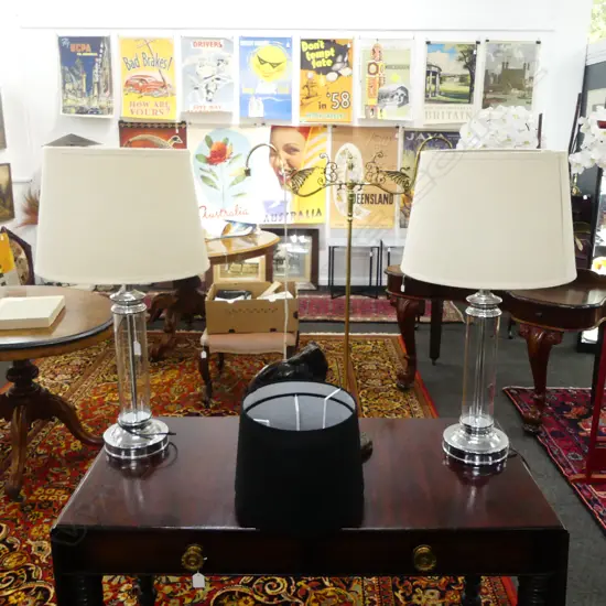 PR METAL & GLASS TABLE LAMPS & 2 LAMP SHADES
