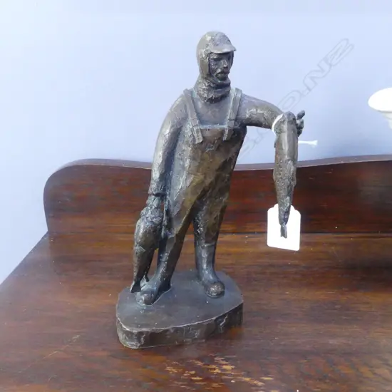 BRONZE FISHERMAN SCULPTURE H.220mm