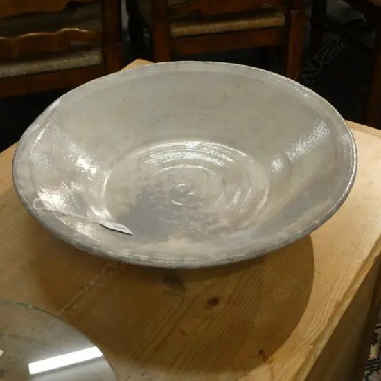 VINTAGE JAPANESE LARGE POTTERY BOWL PALE VARIABLE GLOSS GLAZE Dia. 365mm