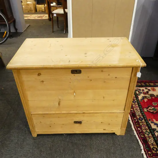 PINE TRUNK WITH DRAWER (MARKED) 850x430x730mm