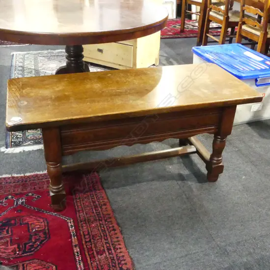 OAK COFFEE TABLE W.1140mm