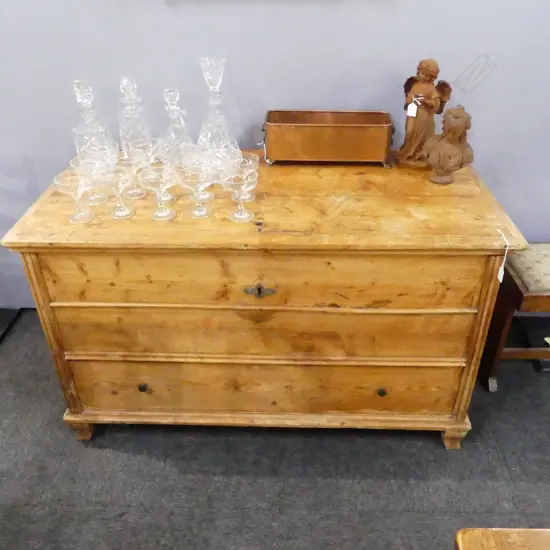 PINE TRUNK WITH DRAWER (MARKED) 1220x620x730mm