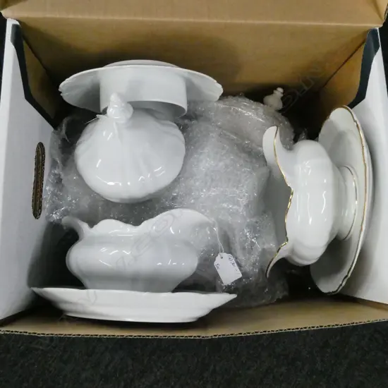 5PCS HUTSCHENREUTHER PORCELAIN DINNER WARE; 2 LIDDED TUREENS, LIDDED BUTTER DISH & 2 GRAVY BOATS