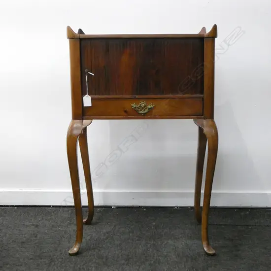 ANTIQUE CABINET w. TAMBOUR FRONT 480x330x750mm