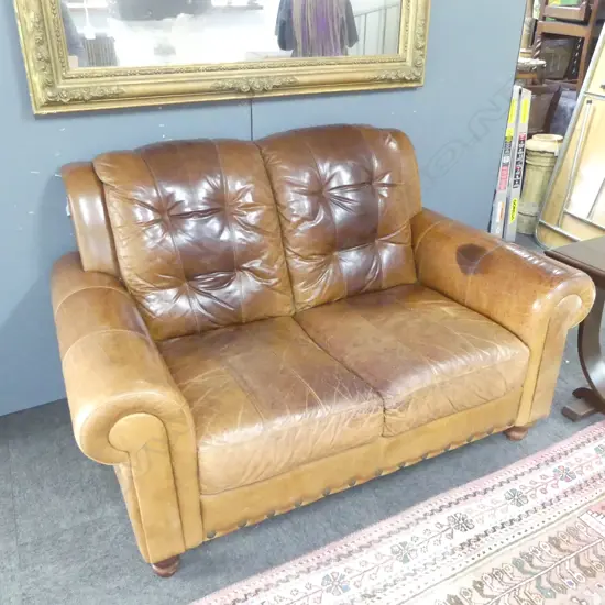 2 SEATER LEATHER SOFA 1500x1000x900mm marks