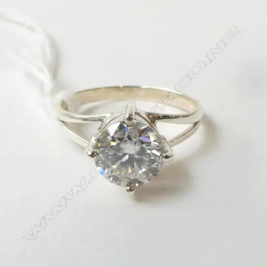 SILVER SET MOISSANITE RING with cert