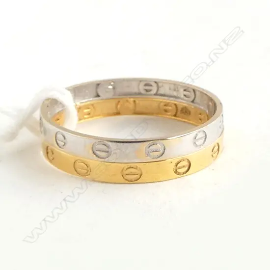 18CT YELLOW AND WHITE GOLD RING 1.87gm SIZE R