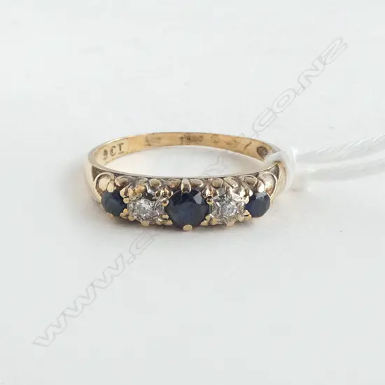 9ct GOLD VINTAGE SAPPHIRE & DIAMOND RING 5 stone 2.5gms SIZE P