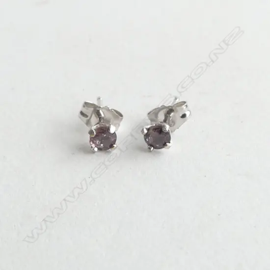 14CT GOLD  SAPPHIRE STUD EARRINGS