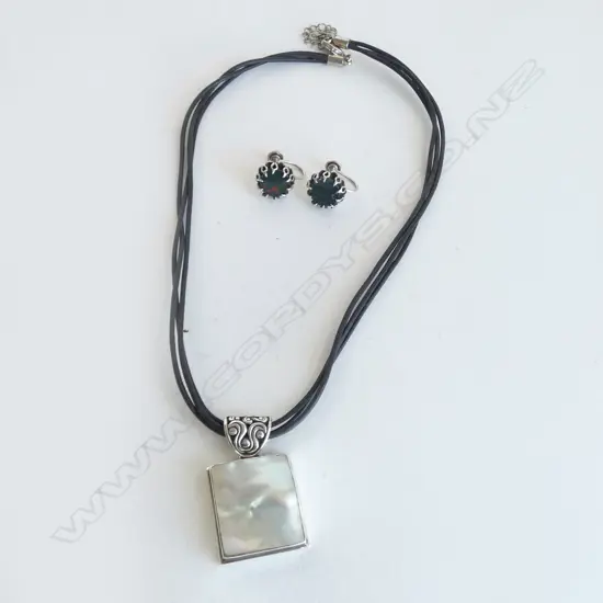STG SILVER & MOP PENDANT NECKLACE & PR SILVER BLOODSTONE EARINGS