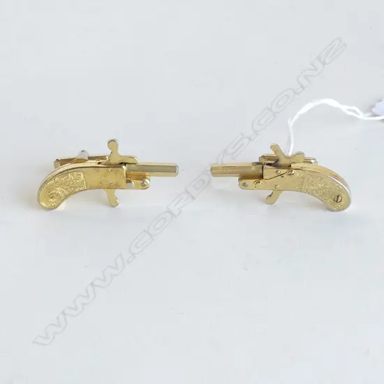PAIR ANTIQUE STYLE FLINTLOCK PISTOL CUFFLINKS