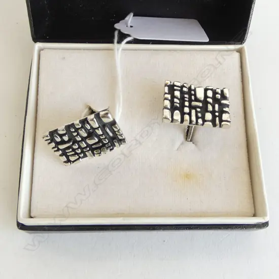 BOXED PR PETER MINTURN STG SILVER CUFF LINKS (COULD BE CONVERTED TO EARRINGS)