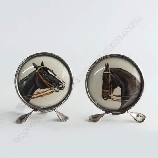 2 HAND PAINTED HORSE MINITURE S/SILVER PLACE MARKERS 72G