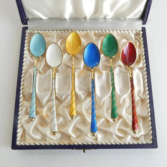 6 CASED NORWEGIAN STG SILVER & ENAMEL SPOONS, TOTAL WEIGHT 50gms