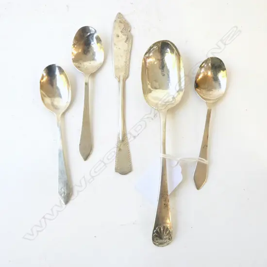 5 PCES OF SILVER CUTLERY, 75gms