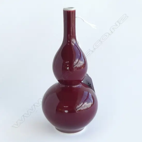 CHINESE OX-BLOOD DOUBLE GOURD VASE, H.165mm