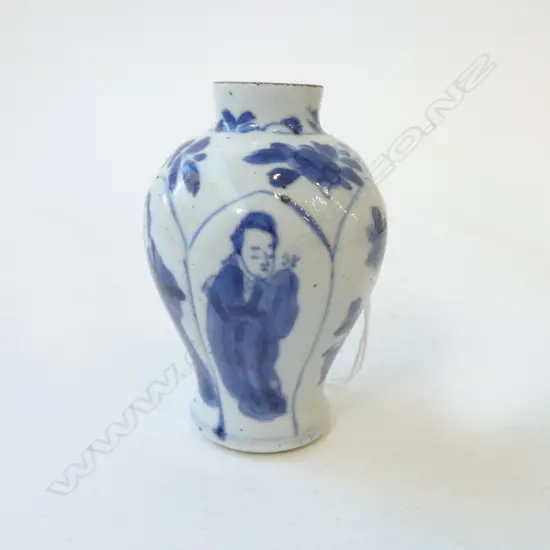 ANTIQUE B/W CHINESE PORCELAIN BALUSTER VASE, H.80mm