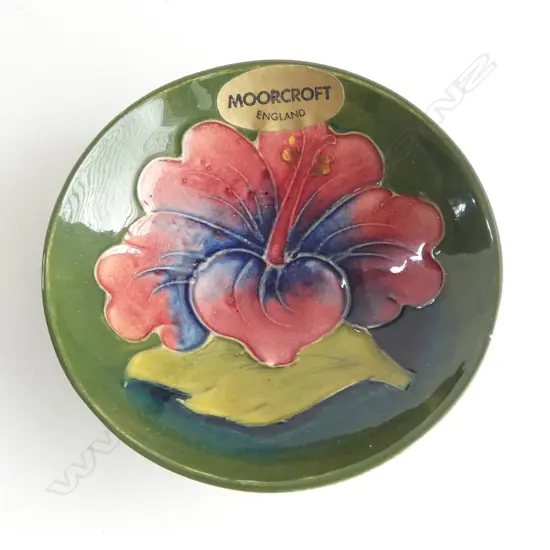 SMALL MOORCROFT DISH HIBISCUS PAT. Dia.95mm