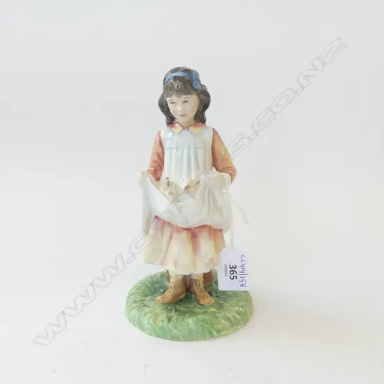 RD FIGURINE FIRST OUTING H195MM