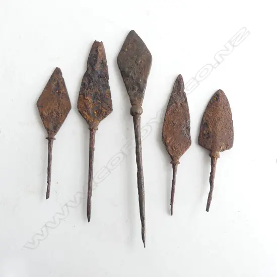 5 IRON ARROW HEADS DANUBE RIVER 600-1200 CE l.160mm