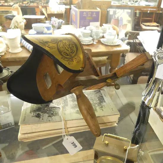 THE HOLMES STEREOSCOPE w. ASST. CARDS